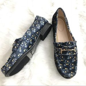 CAbi Carnaby Velvet Loafer Size 7 NIB
